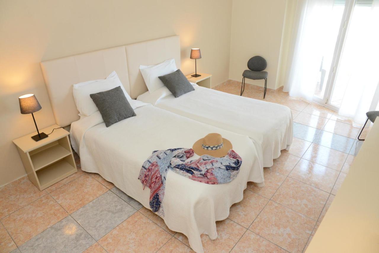 Rallye Hotel Ля Эскала Экстерьер фото